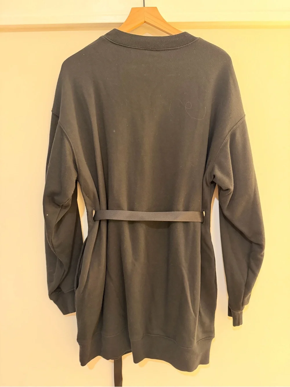 ALO Yoga Black Crewneck Sweatshirt Dress with Belt